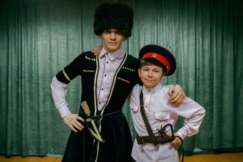 Счастье дружить
